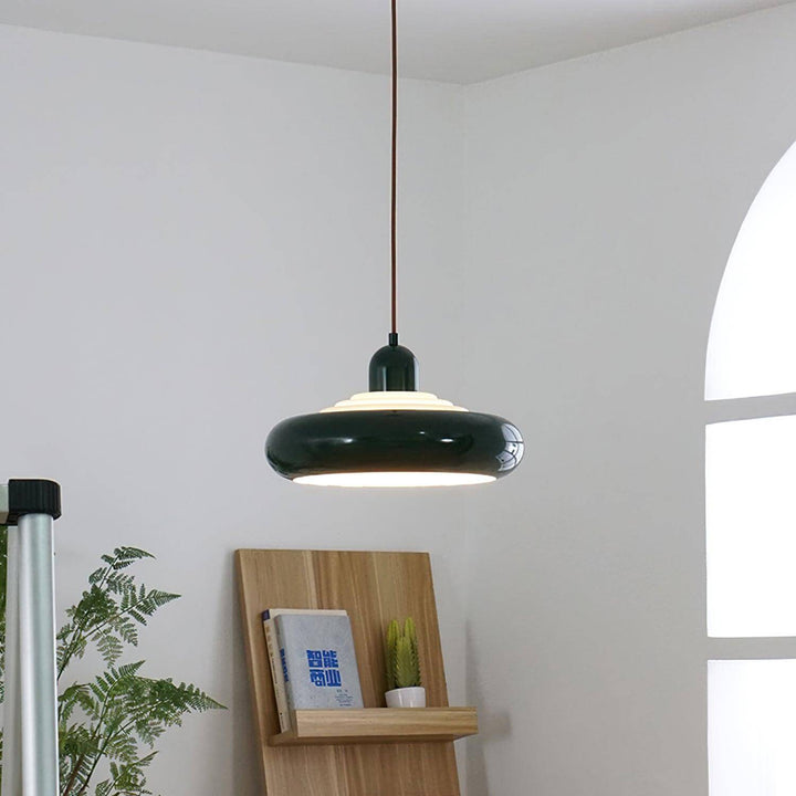 Moderne pendellampe i metal og akryl