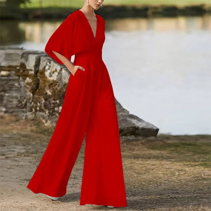 Komfortabel dame jumpsuit i løs pasform med V-hals, perfekt til en afslappet hverdagsstil.
