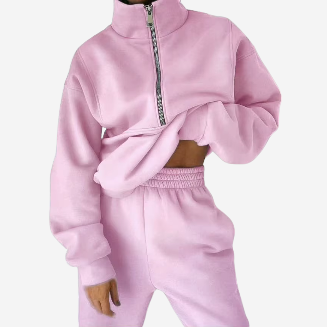 Afslappet todelt damesæt i blødt polyester, perfekt som joggingdragt og hyggetøj til fritid.