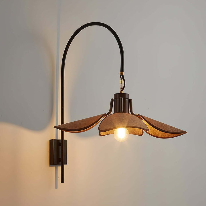 Moderne væglampe med kronblade design