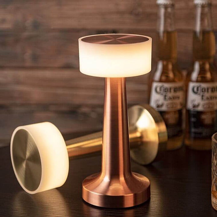 Dæmpbar LED bordlampe i moderne design