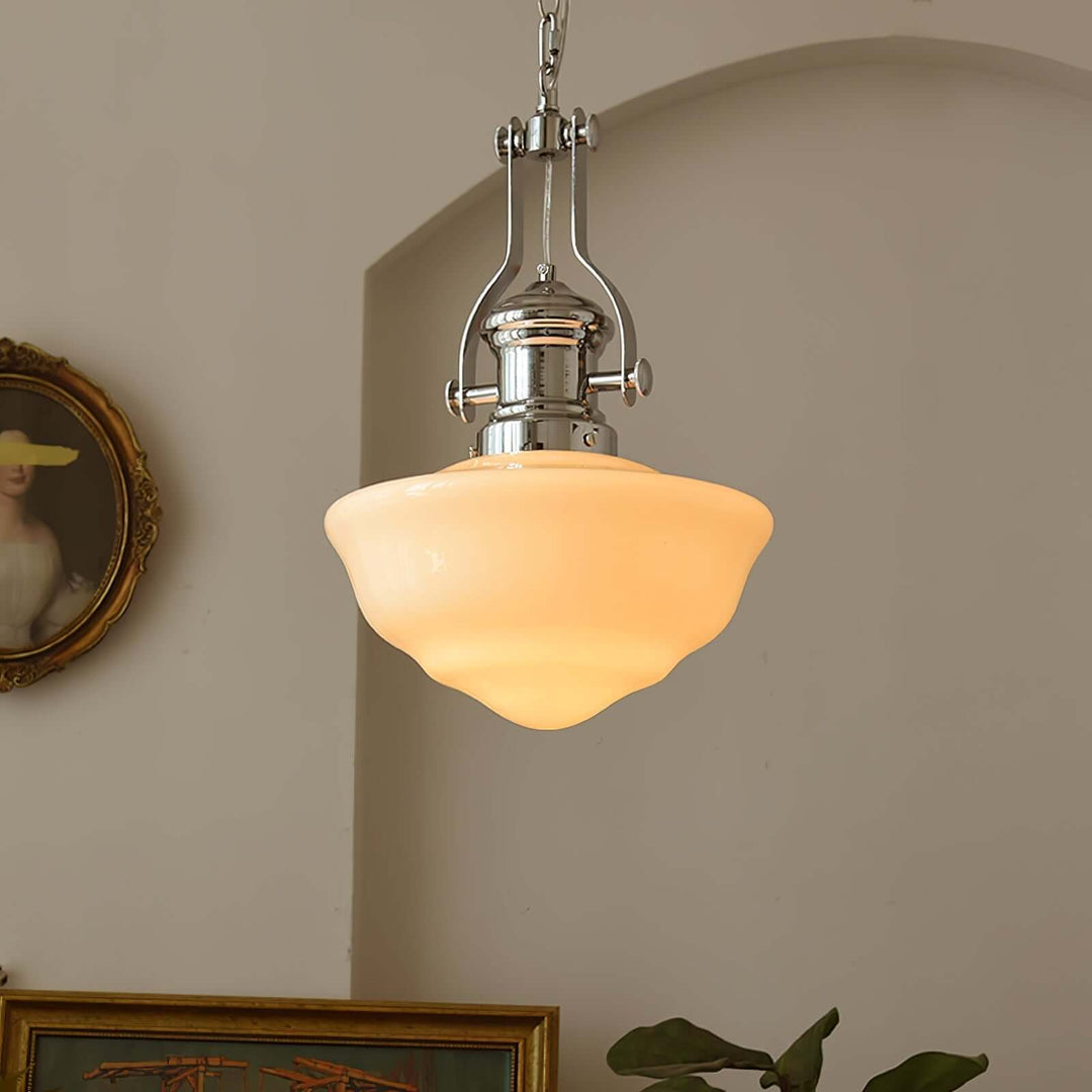 Elegant pendellampe i krom og hvidt glas og metal