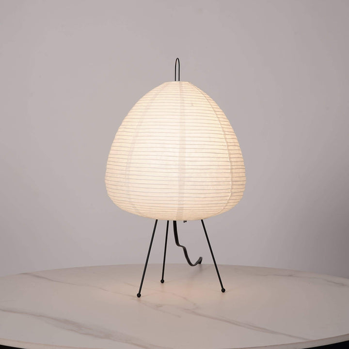 Minimalistisk japansk bordlampe Yumi