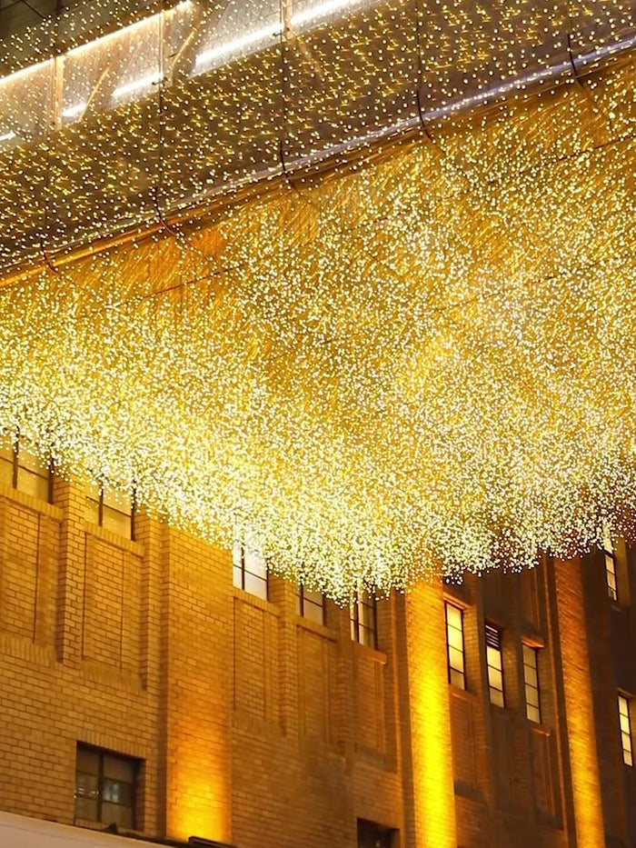 Udendørs julelyskæde 10m, IP44 vandtæt, varmhvide LED-lys til have eller terrasse, vandfaldseffekt