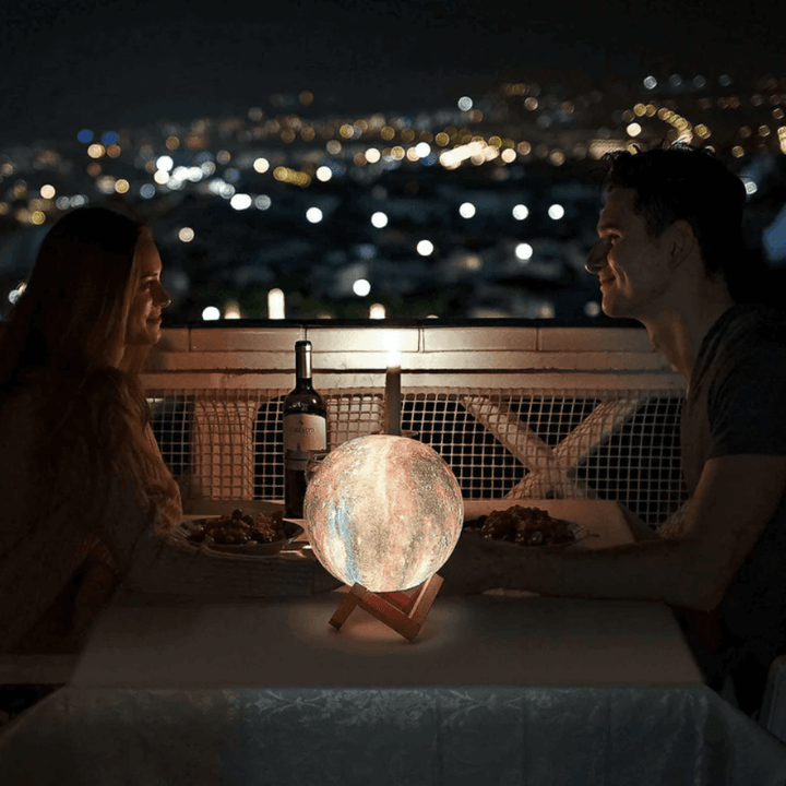Touch-natlampe med stjernehimmelprojektor