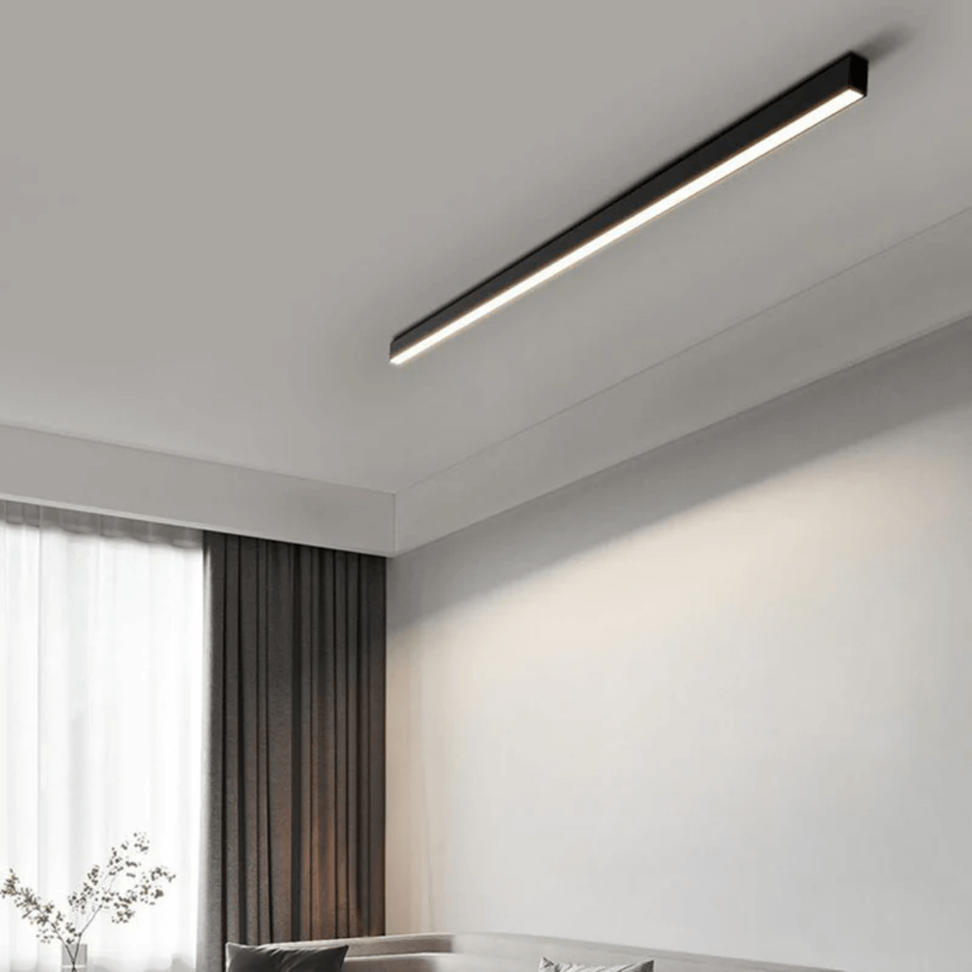 Lineær LED loftslampe i industrielt design
