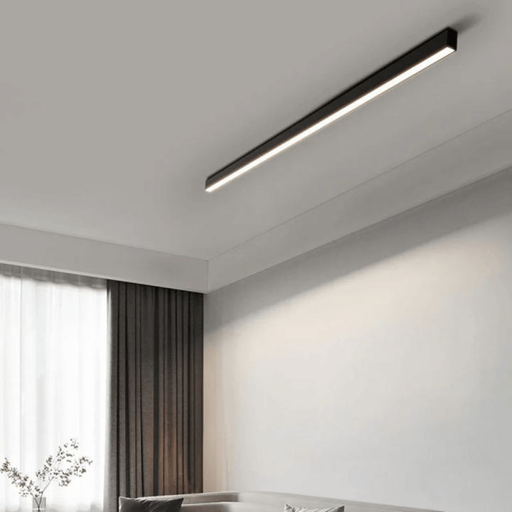 Lineær LED loftslampe i industrielt design