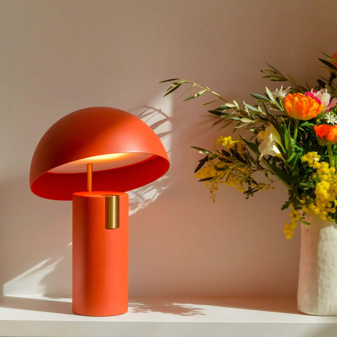 Moderne designer bordlampe med drejelige cylindre
