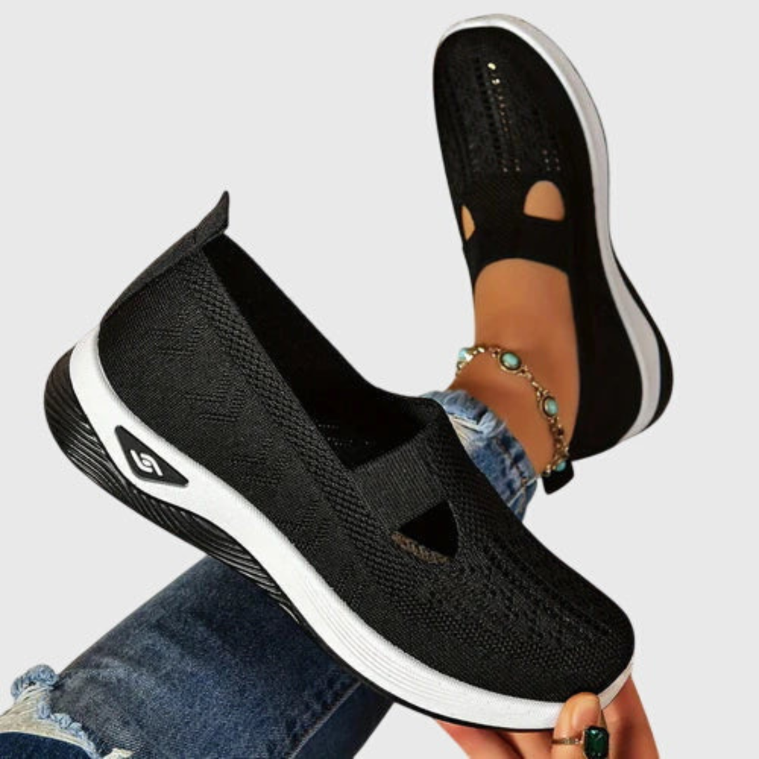 Et par dame slip-on sneakers, åndbare og lette, klar til at give komfort til dine fødder.