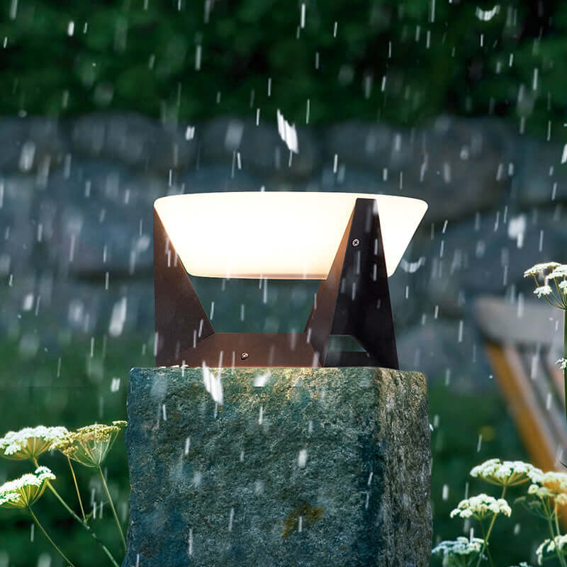 Solar udendørslampe med bevægelsessensor