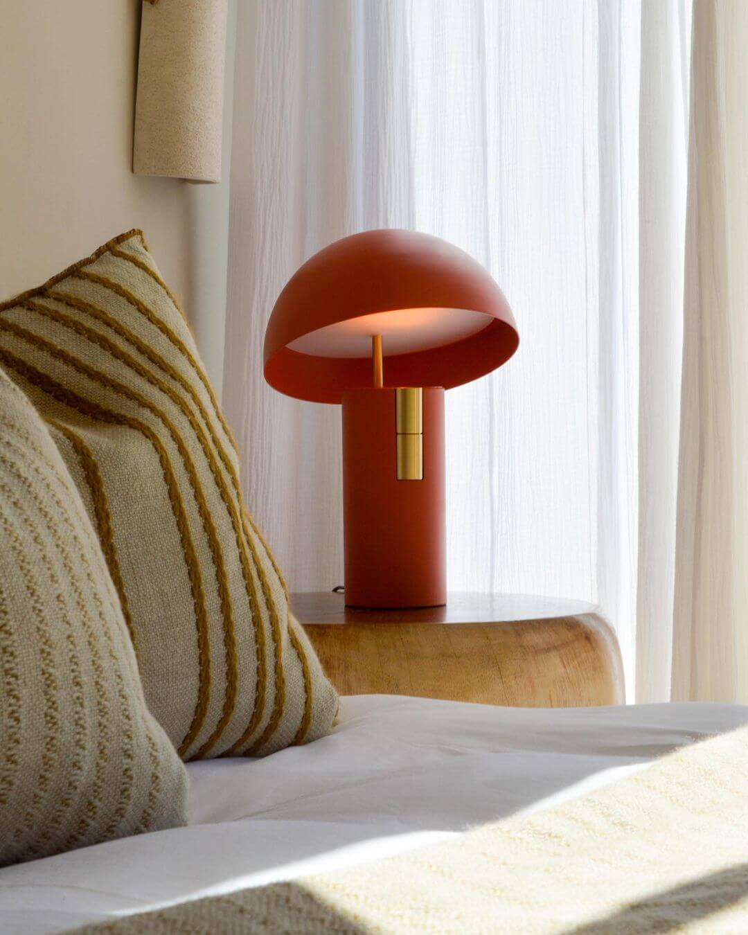 Moderne designer bordlampe med drejelige cylindre
