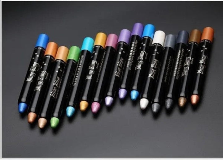 Komplet kosmetik makeup sæt: 15 vandfaste øjenskygge blyanter til kvinders skønhed.