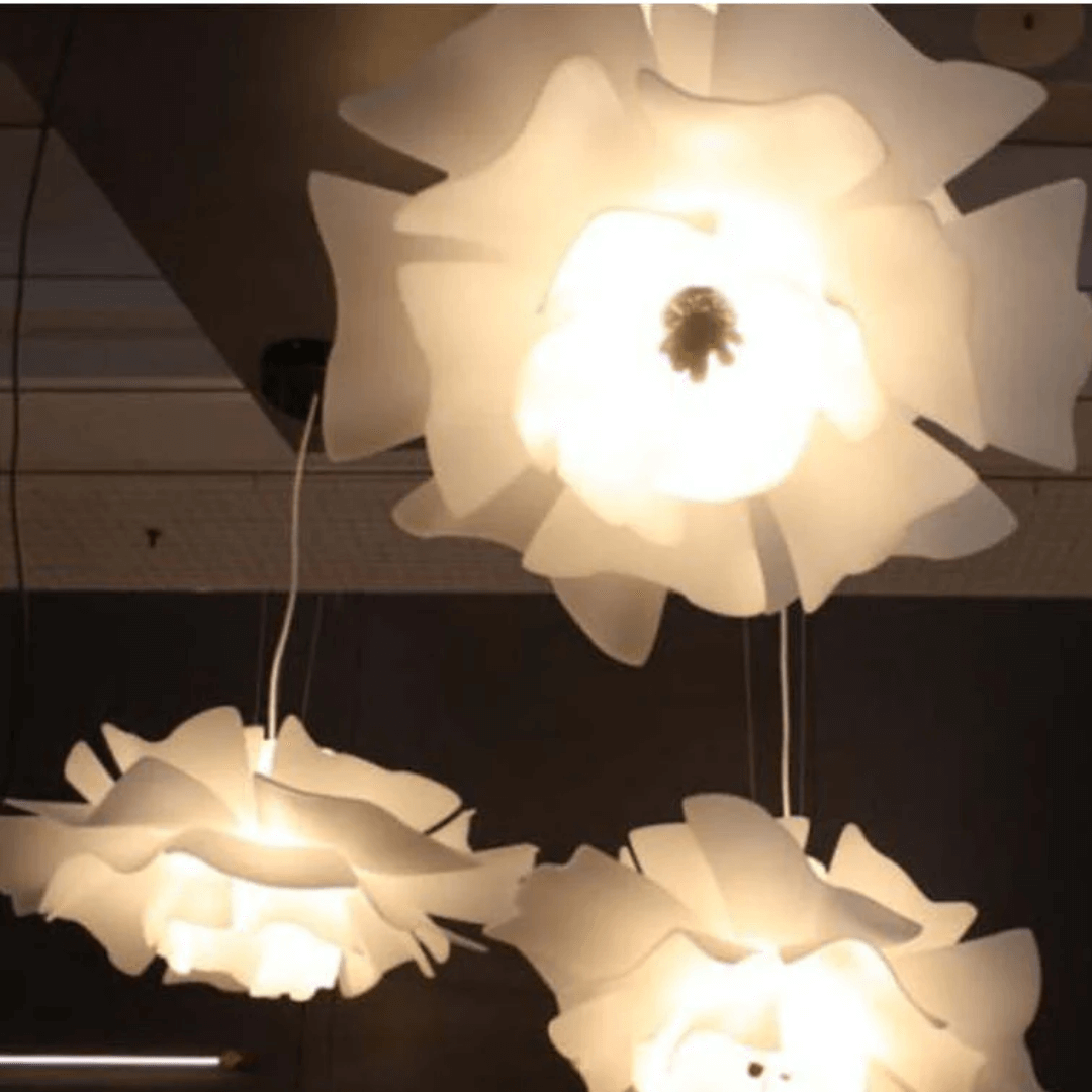 Moderne hvid blomster pendel i metal