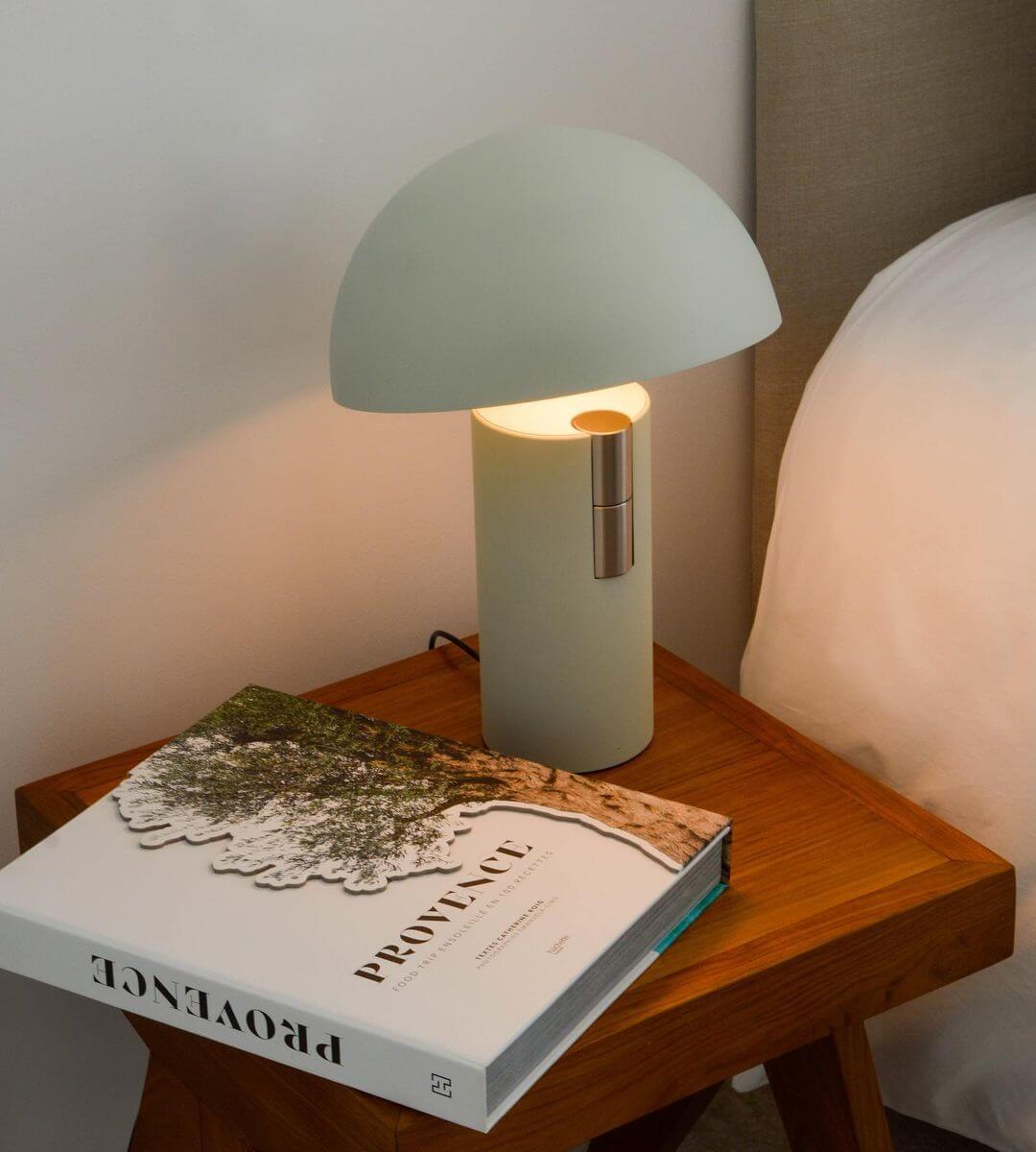 Moderne designer bordlampe med drejelige cylindre