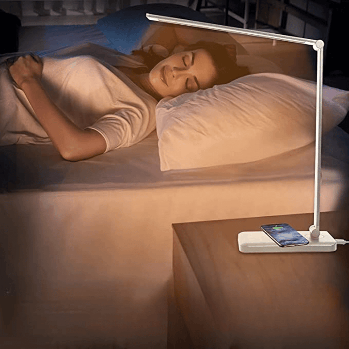 Justerbar LED Skrivebordslampe med USB-port