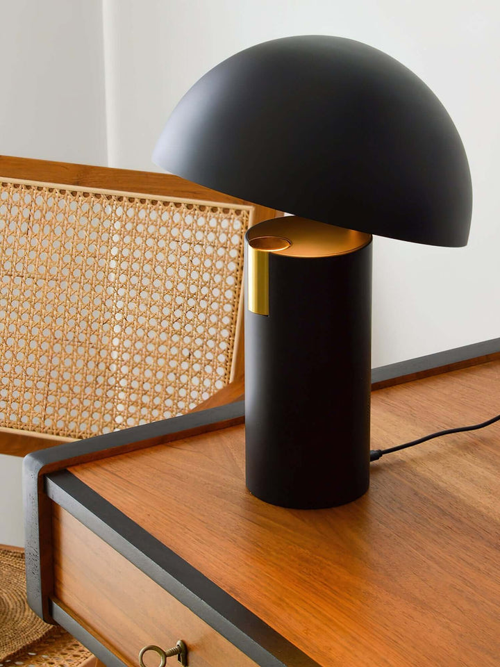 Moderne designer bordlampe med drejelige cylindre