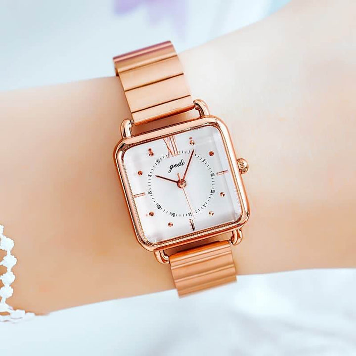 Elegant dameur med justerbar rem