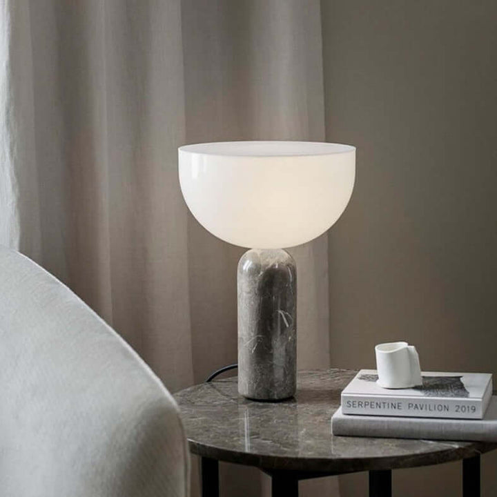 Elegant Marmor Bordlampe til Boligen