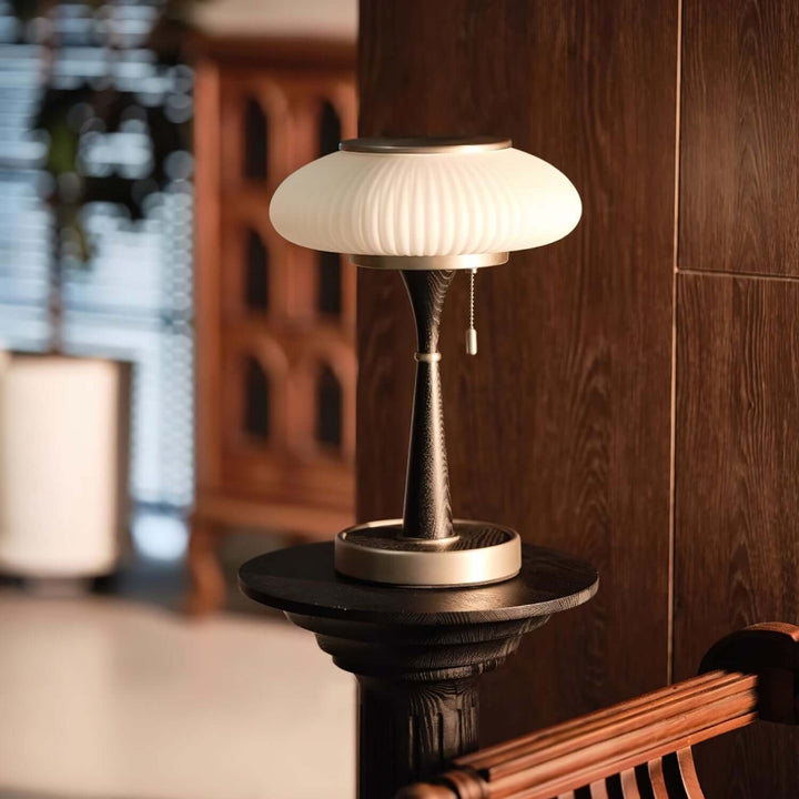 Moderne designer bordlampe i træ og metal, 36 cm