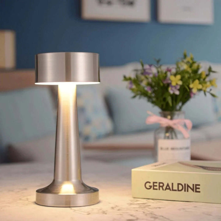 Dæmpbar LED bordlampe med genopladeligt batteri