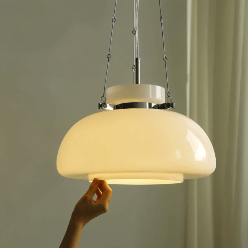 Moderne mælkeagtig LED pendellampe 40cm, ophængt i et stilrent rum