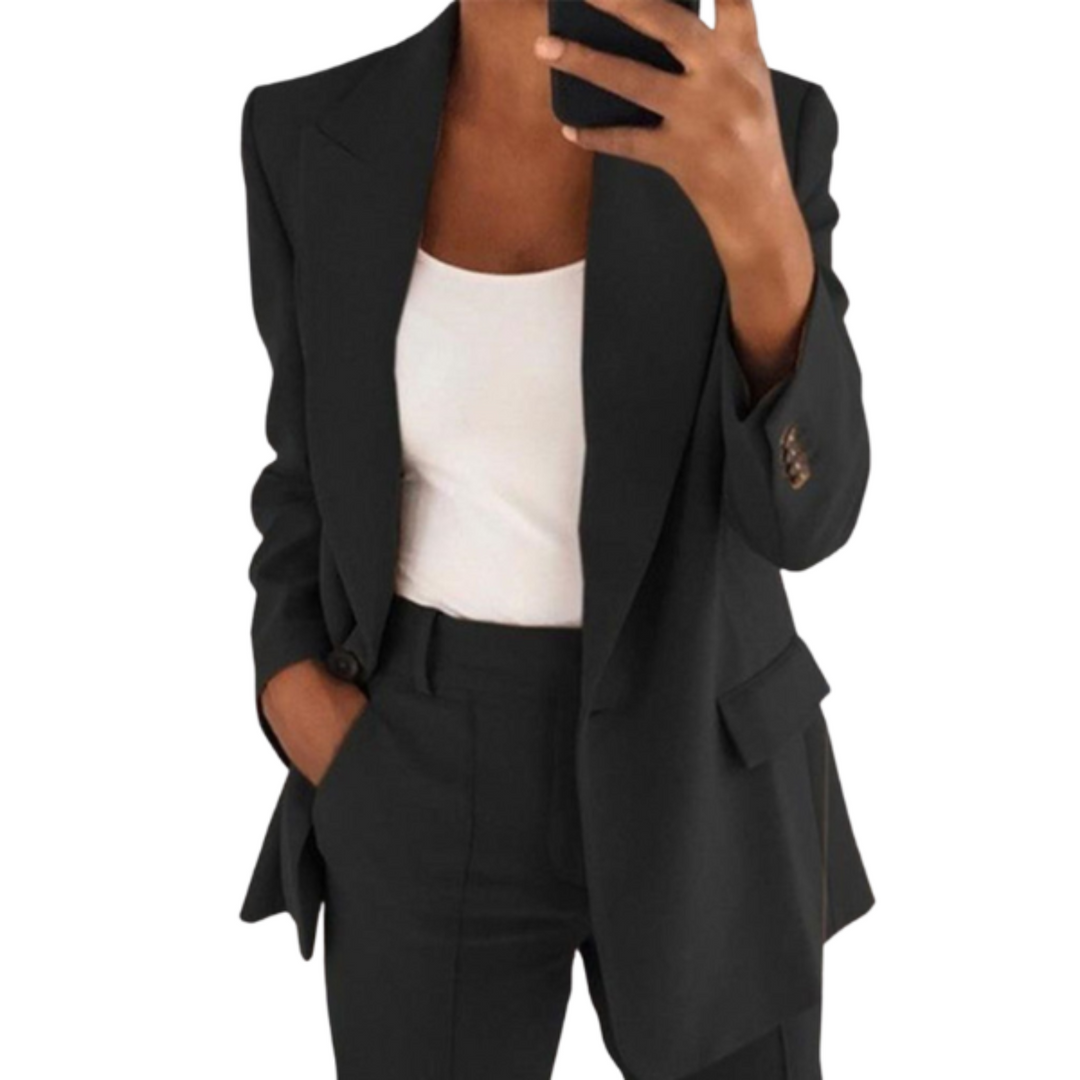 Elegant skræddersyet dame blazer og buksesæt. Perfekt til kontor og formelle begivenheder.