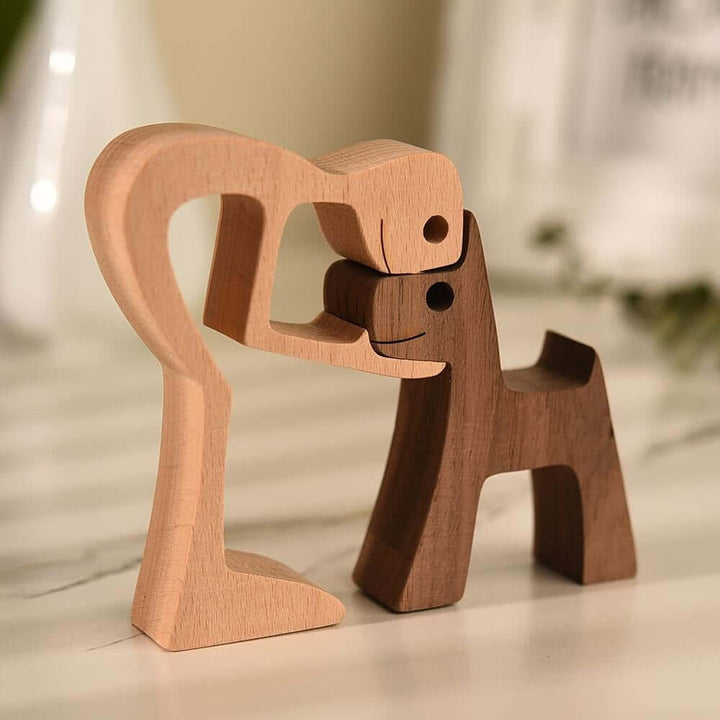 Håndudskåret Hundefigur i Træ