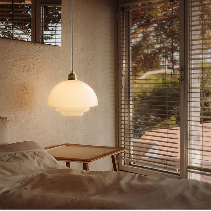 Elegant hvidglas pendellampe