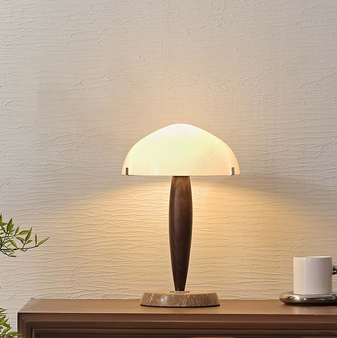 Designer bordlampe med valnødfod