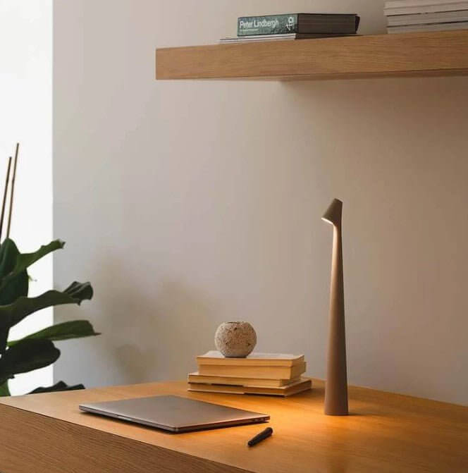Bærbar LED-bordlampe, dæmpbar, i aluminium