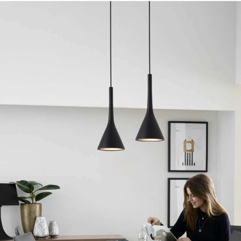 Moderne trekantet pendellampe - metal