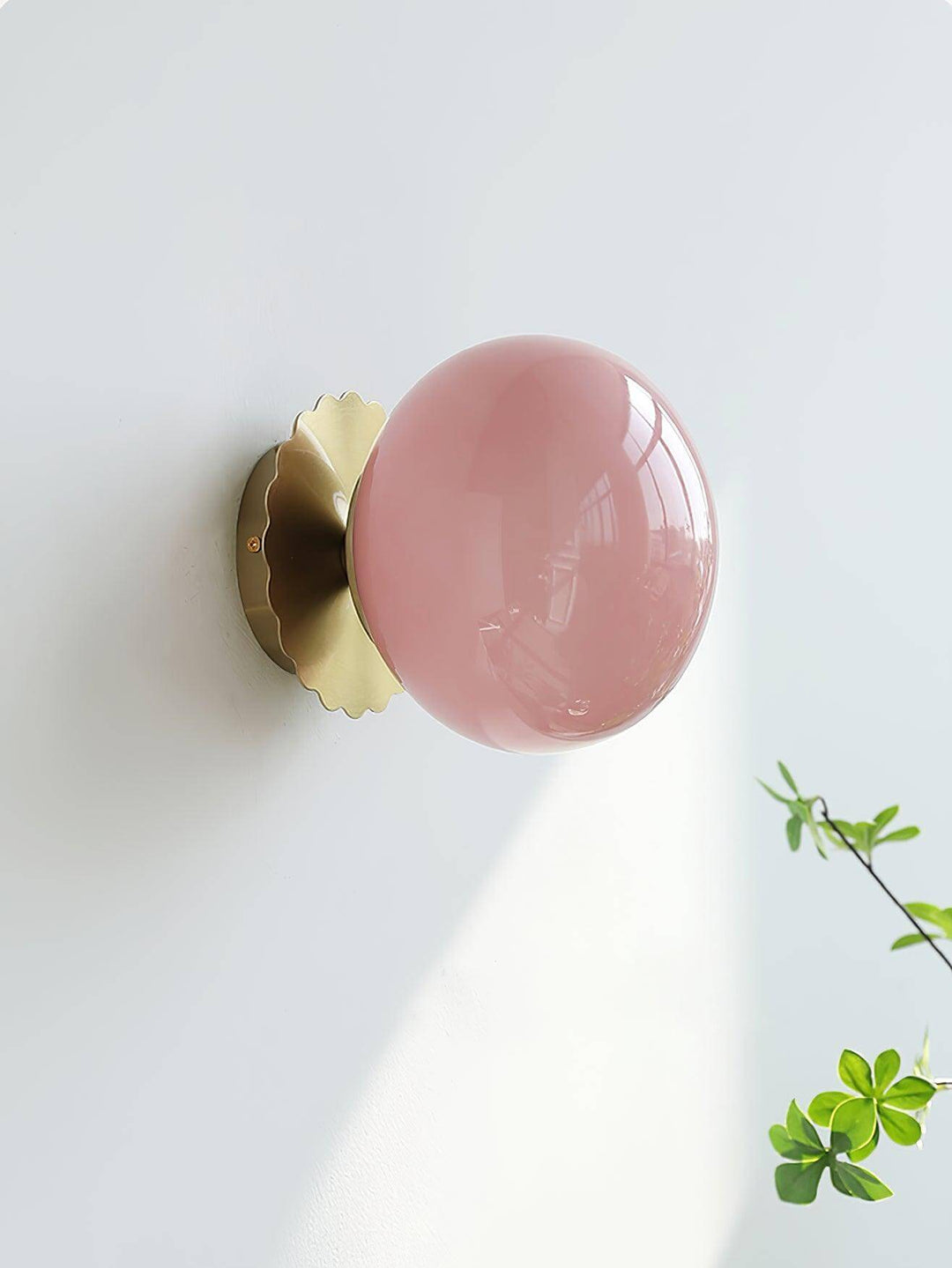 Moderne væglampe i rosa glas