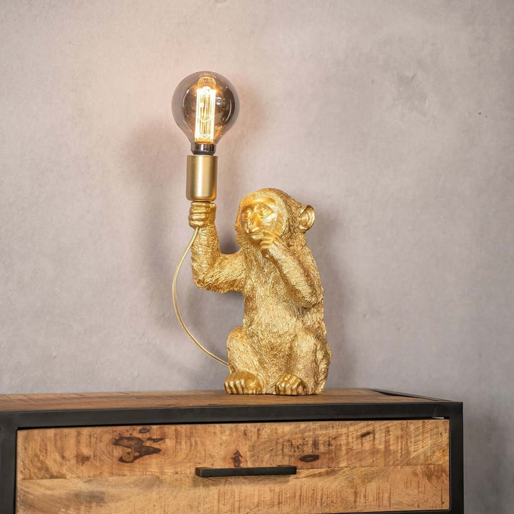 Gylden Abe Bordlampe - Luksuriøst Design