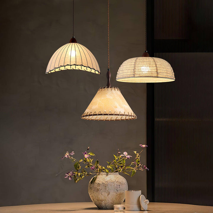Hængependel i træ og stof