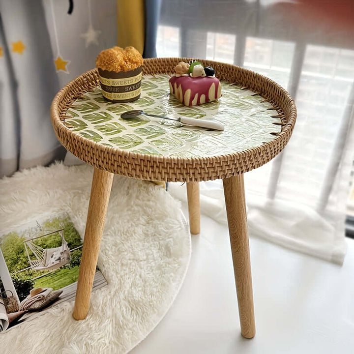 Rund rattan sidebord i naturtræ