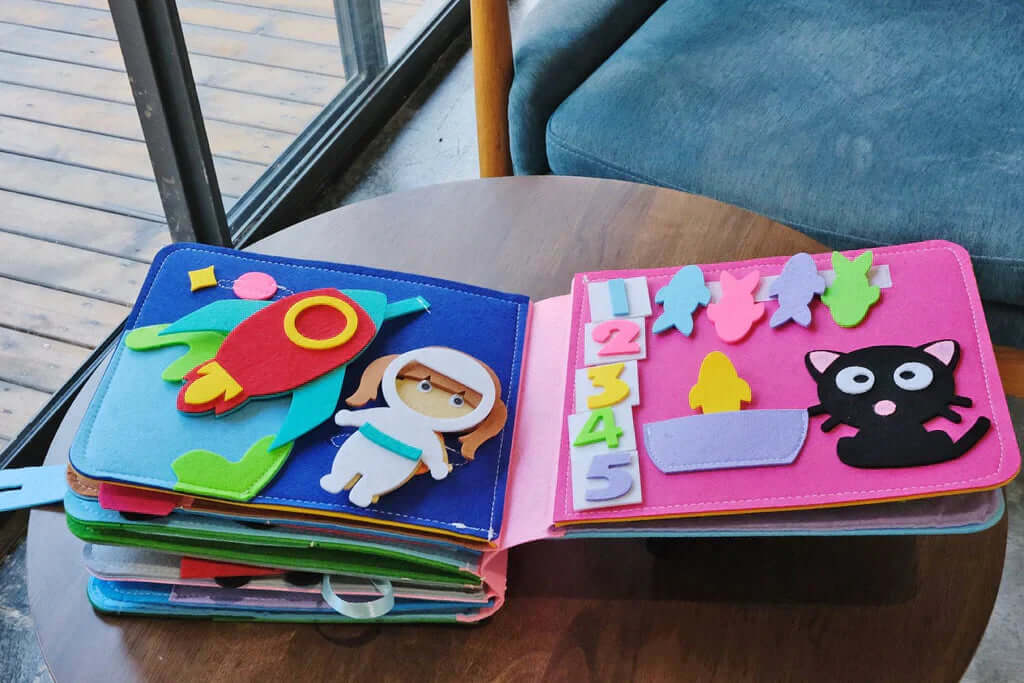 Montessori Filt Billedbog - Eventyr & Kreativitet