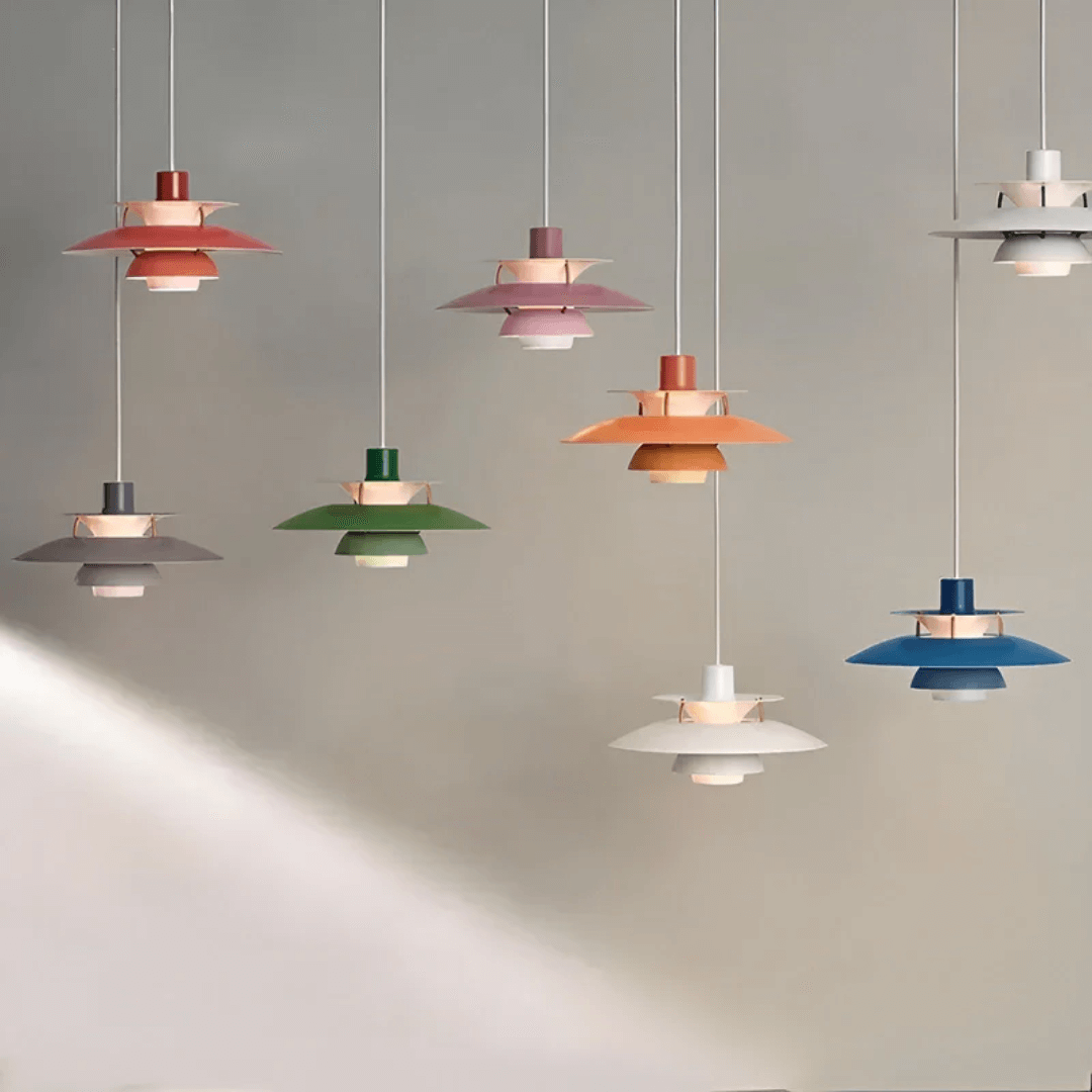 Moderne farverig LED pendellampe i metal