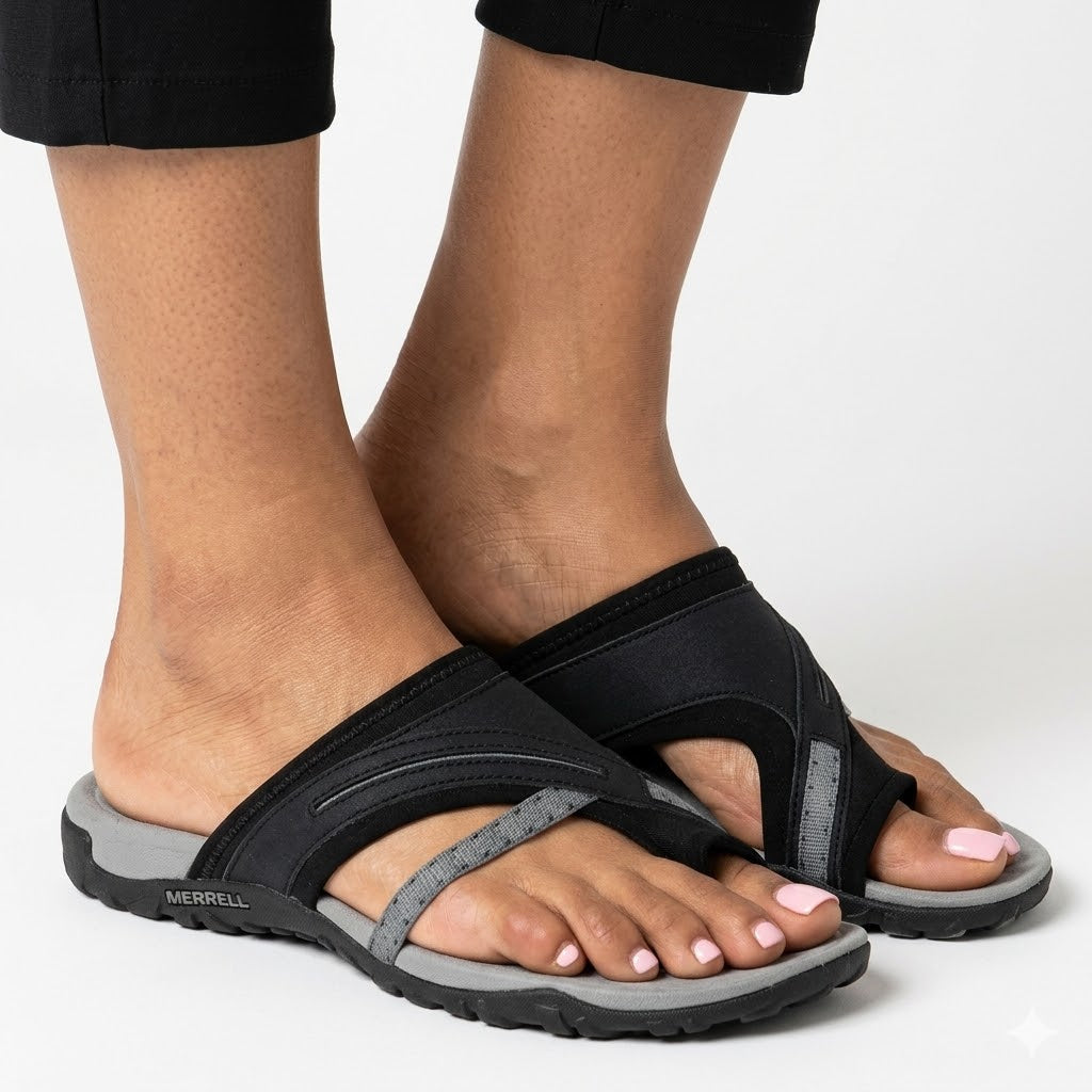 Sorte komfortable slip-on sandaler til kvinder med fleksibel pasform. Perfekt til sommer og hverdag.