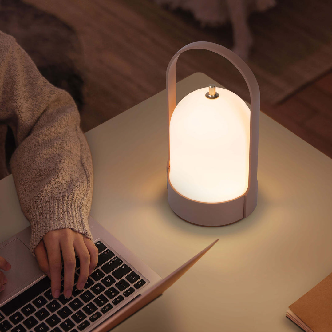 Genopladelig LED-bordlampe til hjemmet