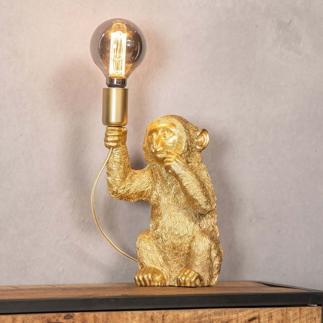 Gylden Abe Bordlampe - Luksuriøst Design