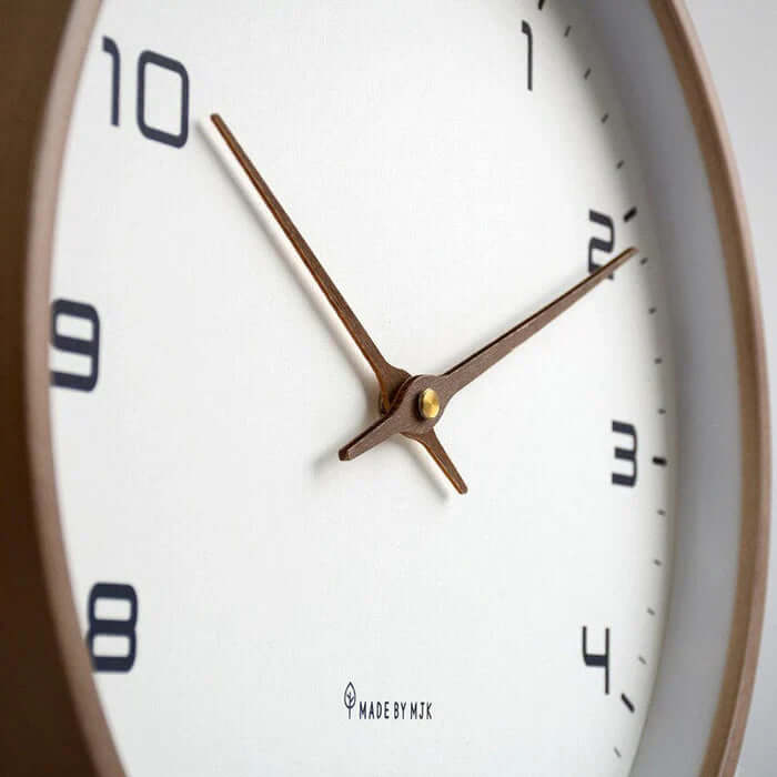Moderne Trævægur 25/30cm - Brun/Creme