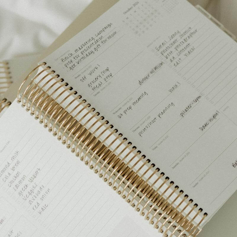 Daglig Planner 2024-25 med Tracker - Organizer