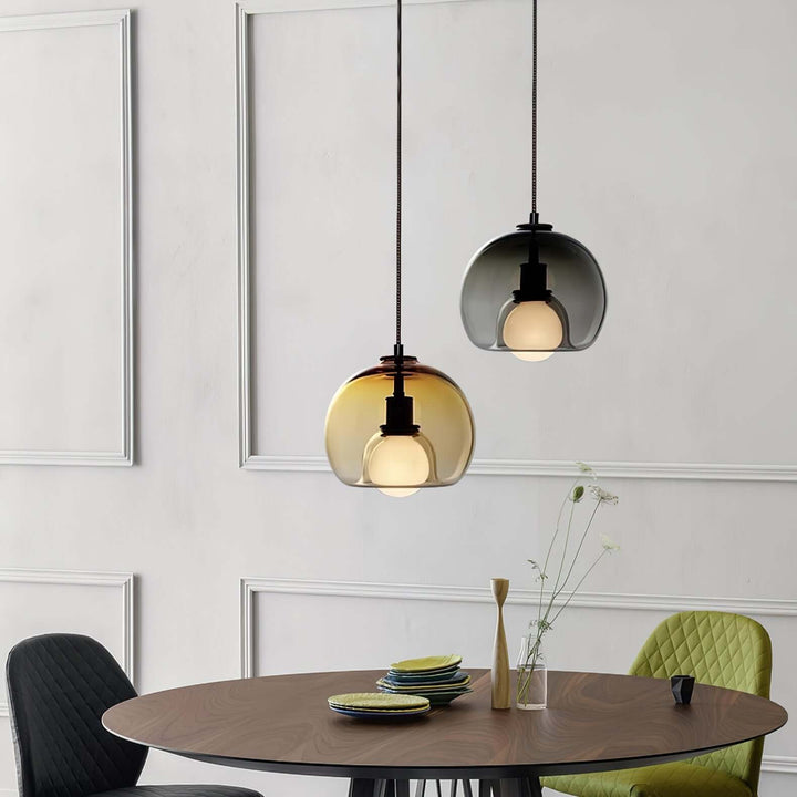 Moderne pendellampe i metal og glas