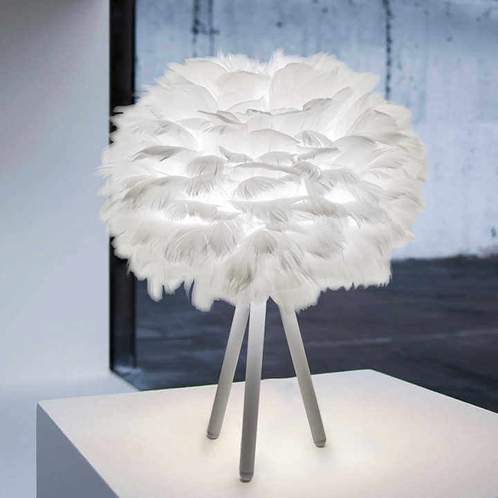 Dimmbar bordlampe med fjerdesign