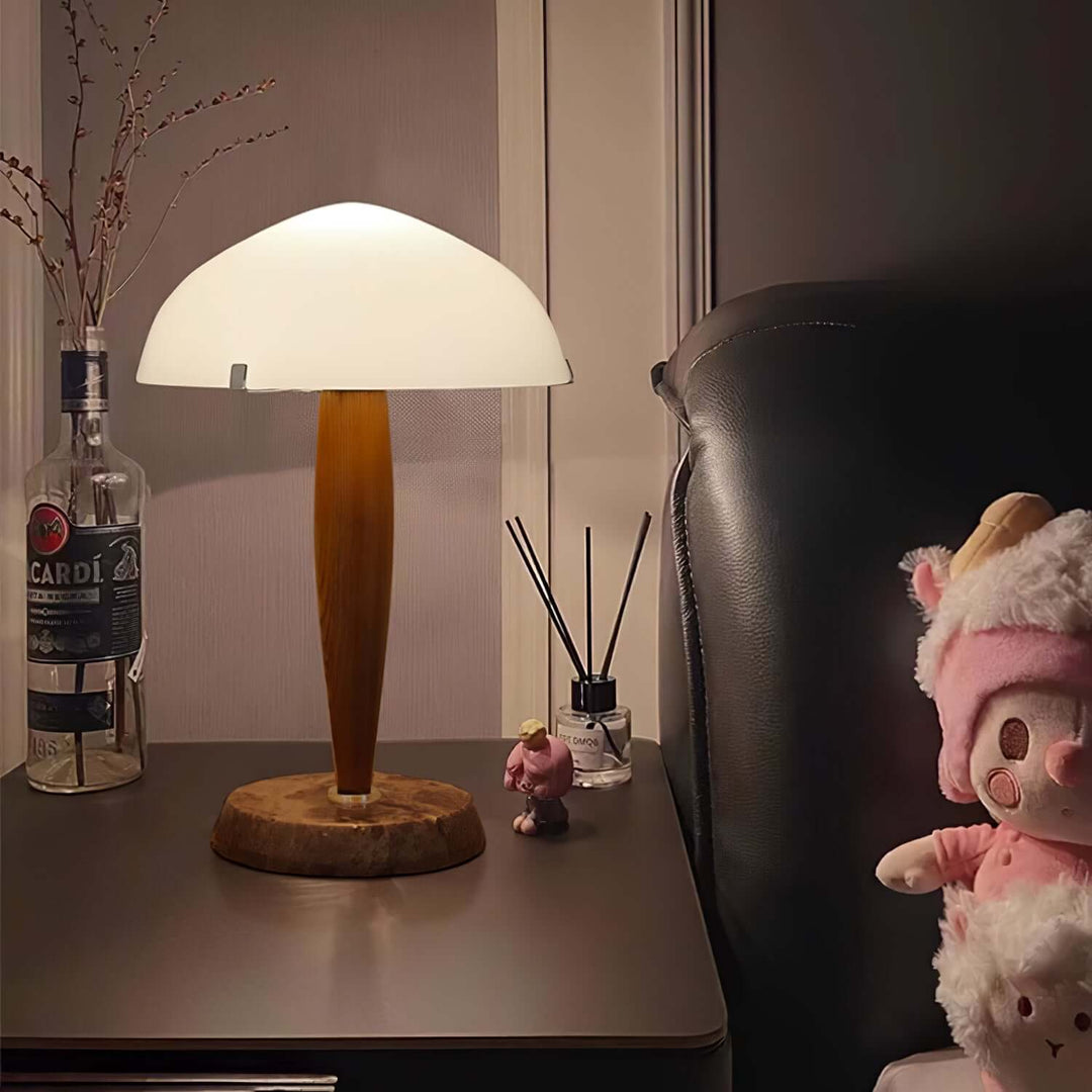 Designer bordlampe med valnødfod