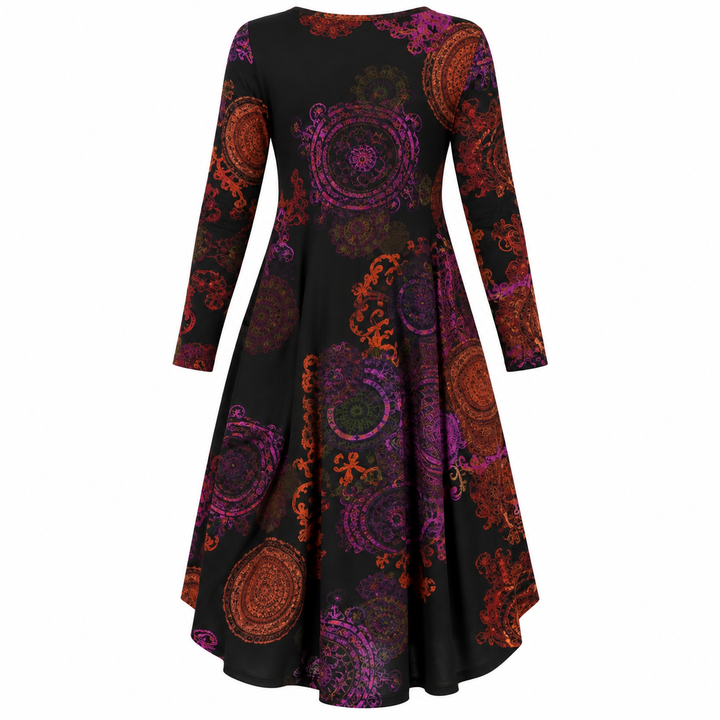 Chic boheme midi kjole til kvinder. Løs pasform, V-hals og farverigt design. Komfortabel sommerkjole.