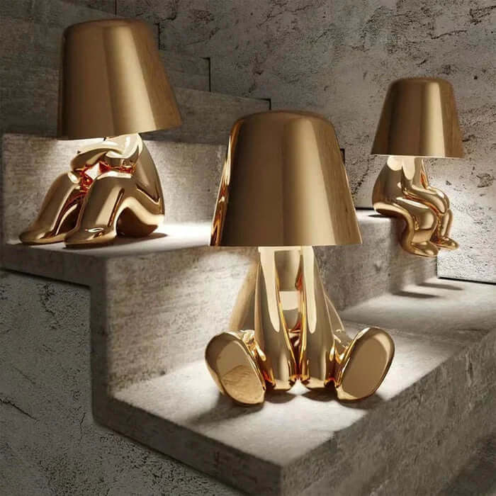 Minimalistisk LED bordlampe med varmhvidt lys