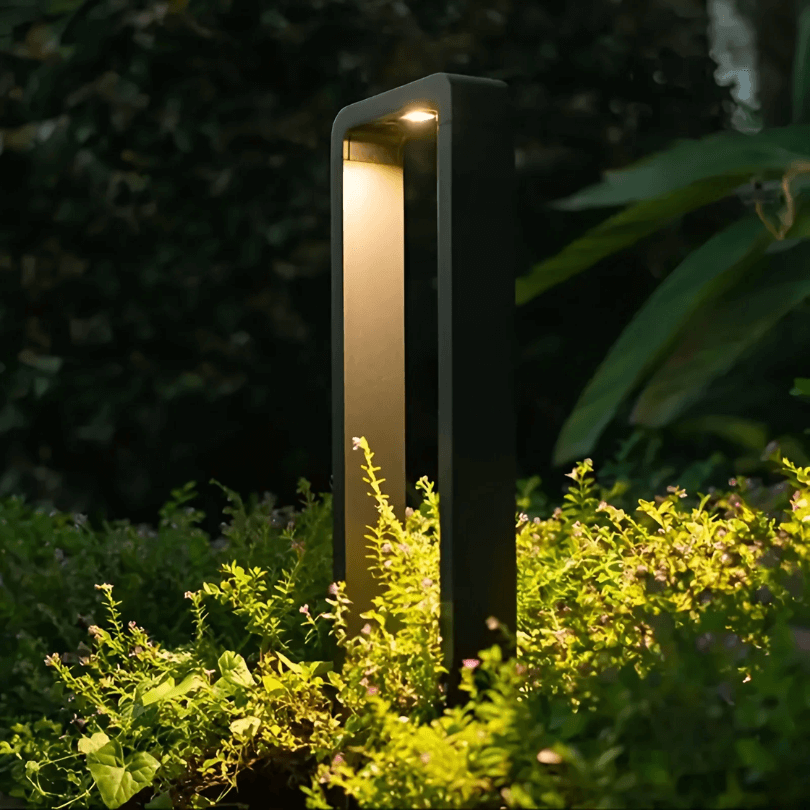 Moderne LED-havelampe i aluminium