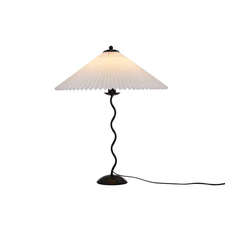 Moderne bølget desigbordlampe i metal