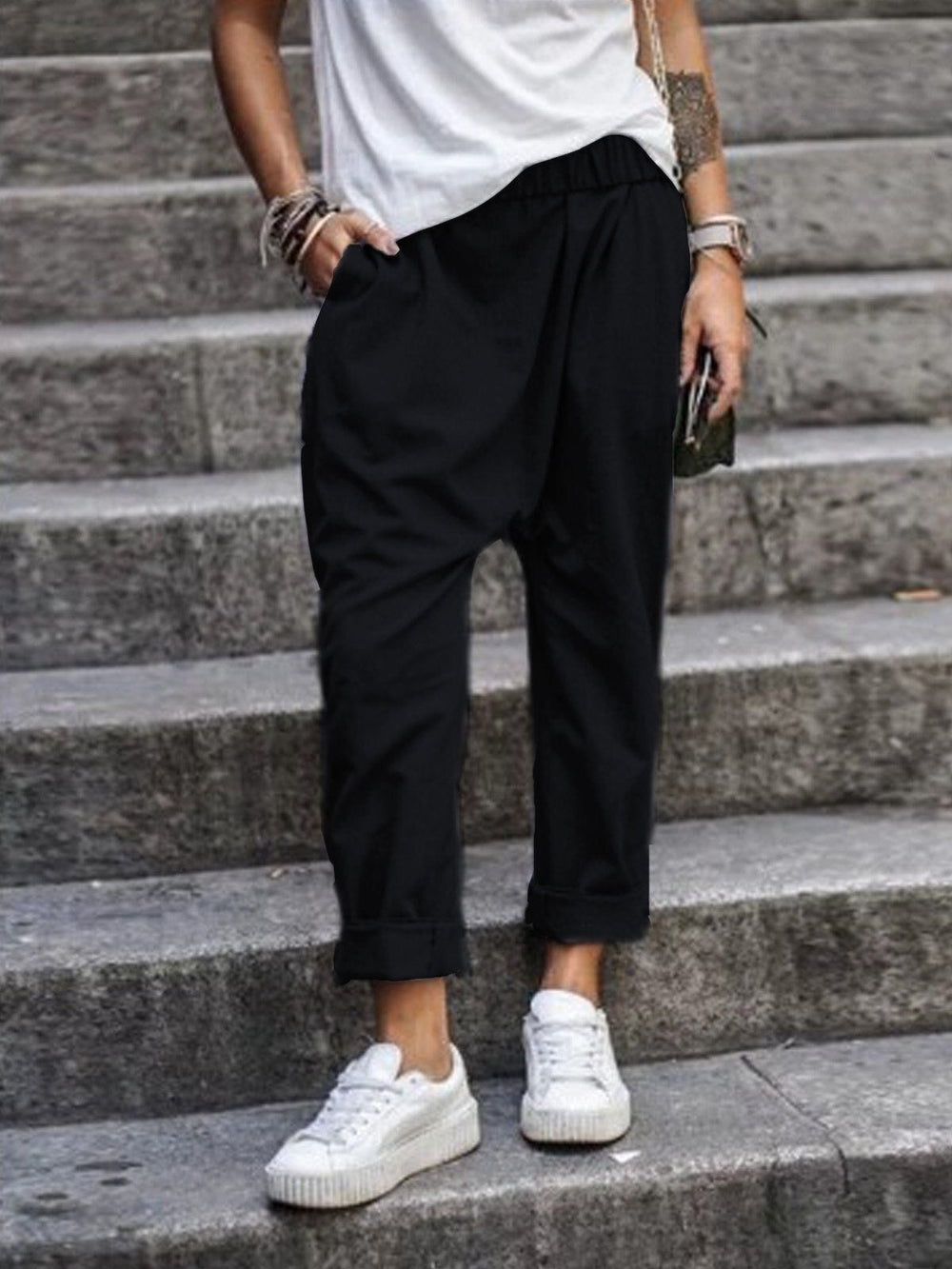 Trendy løse damebukser i baggy stil, ideelle til afslappet mode og hverdagsbrug.